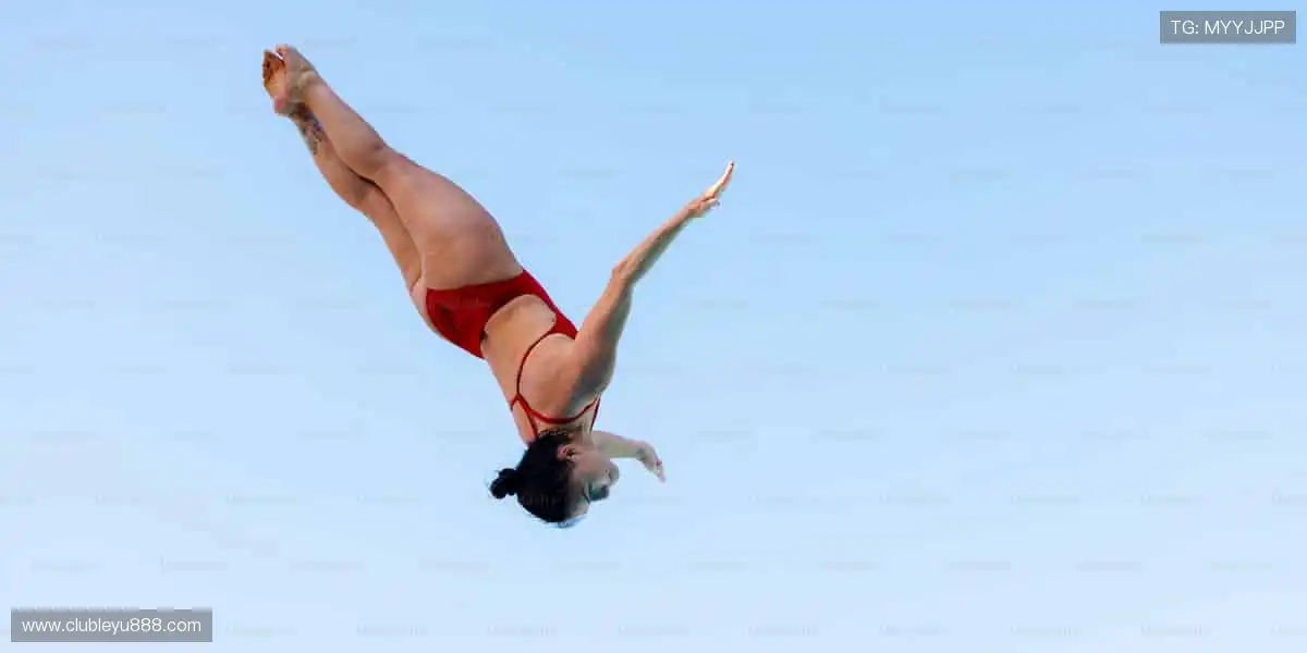 🏆冠军同款,与偶像共享荣耀时刻!